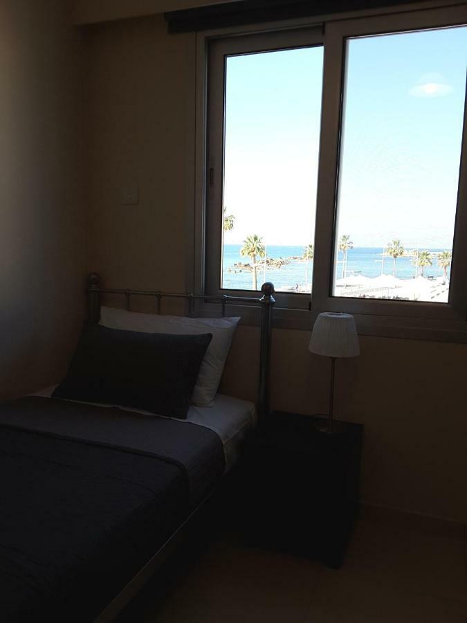 Lighthouse By The Sea Lovely 2Bdr Apartment Paphos Exterior photo