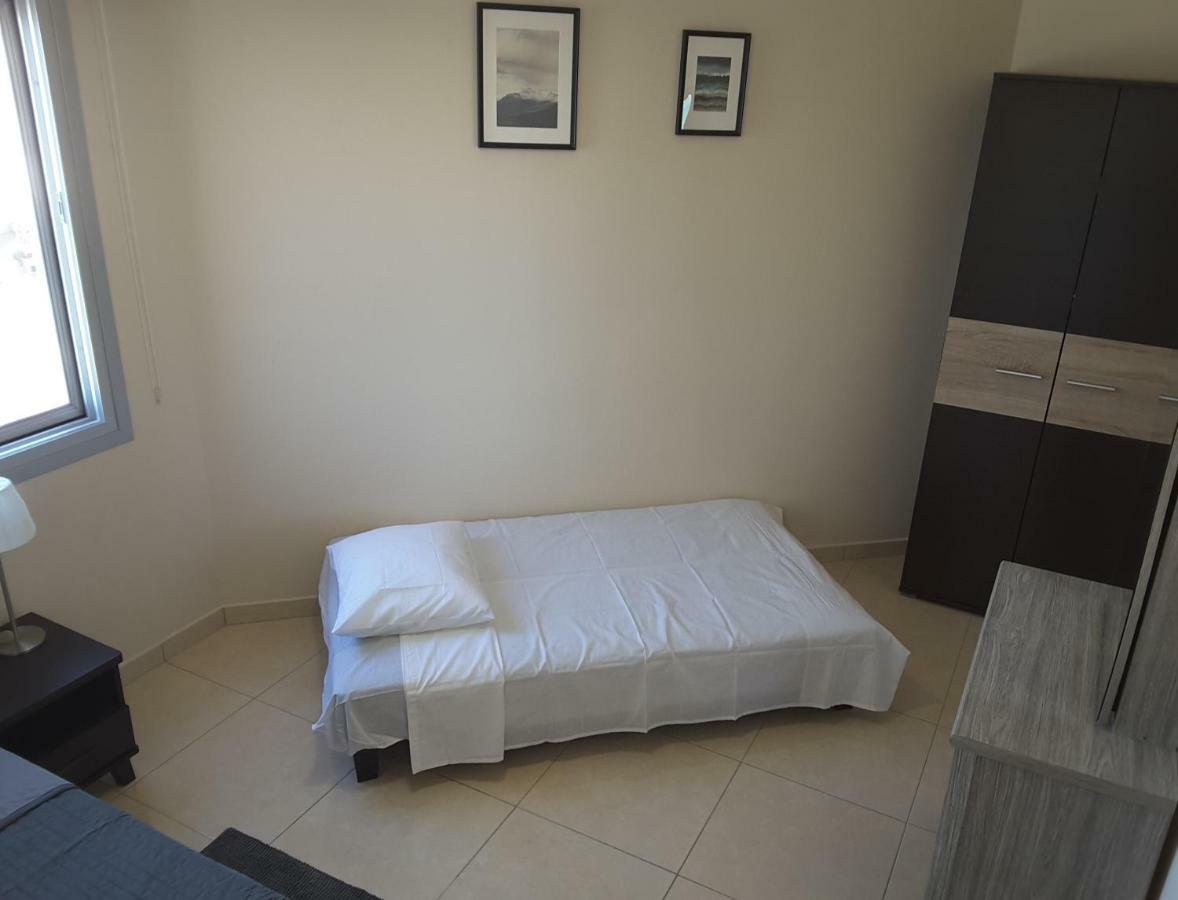 Lighthouse By The Sea Lovely 2Bdr Apartment Paphos Exterior photo